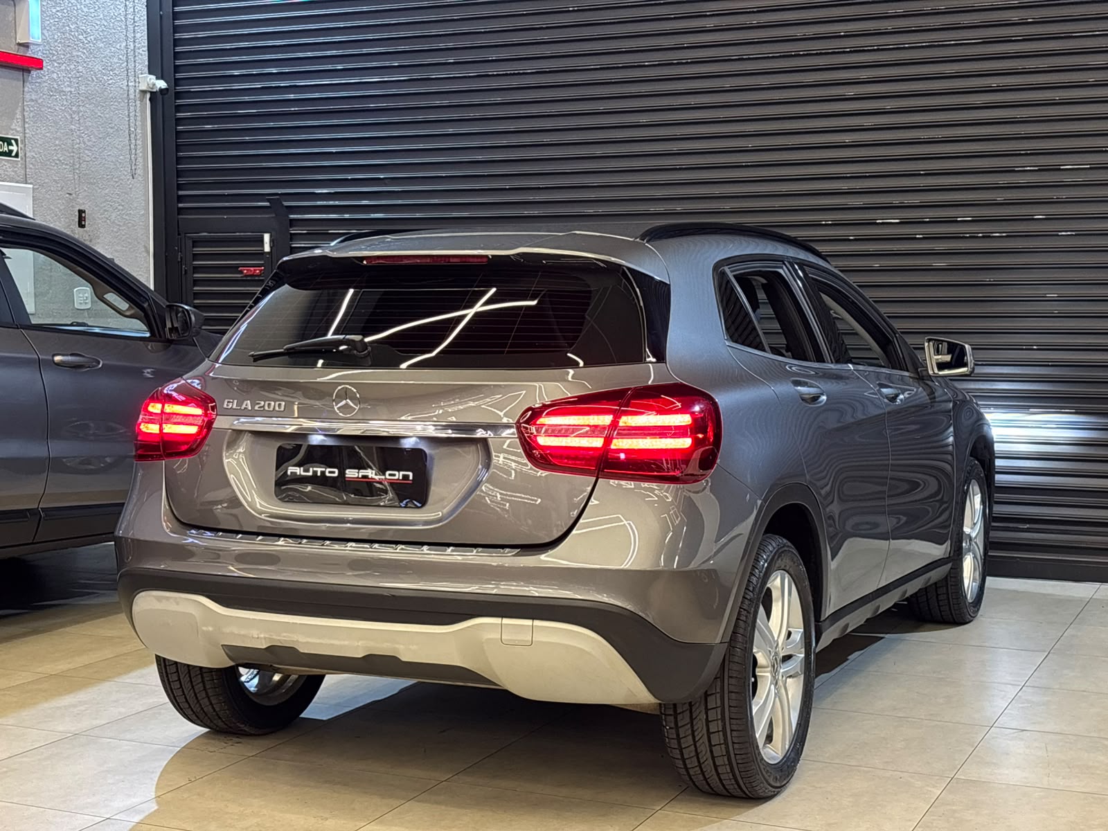 MERCEDES-BENZ GLA 200