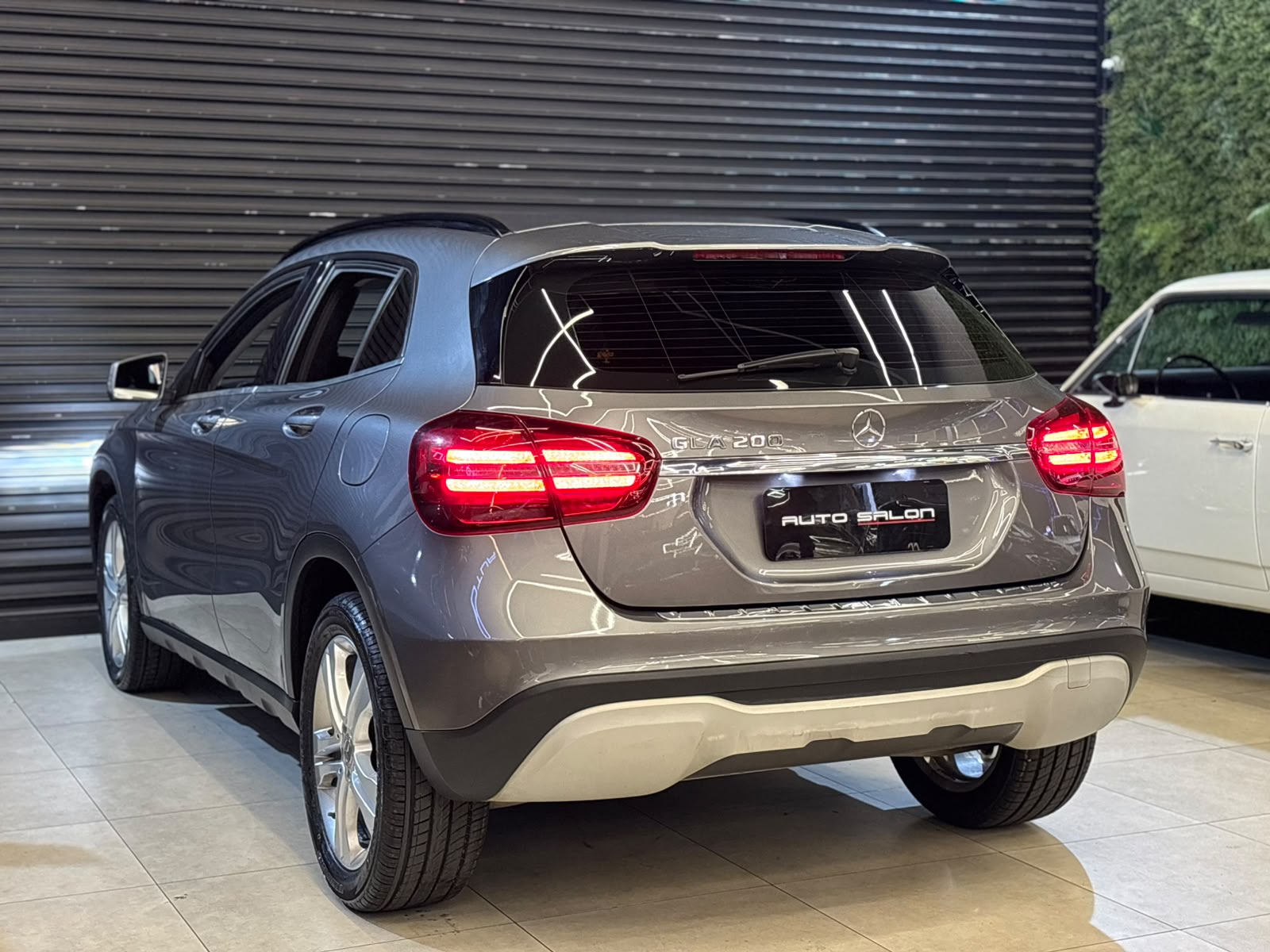 MERCEDES-BENZ GLA 200