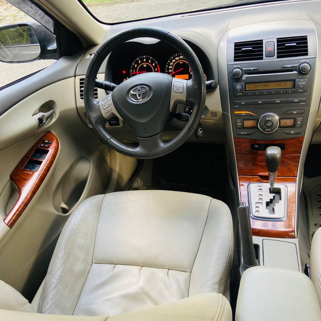TOYOTA COROLLA