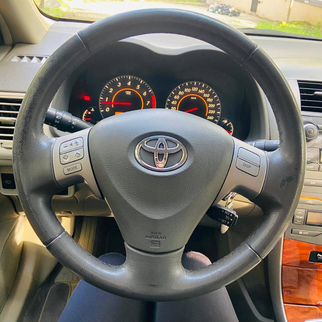 TOYOTA COROLLA