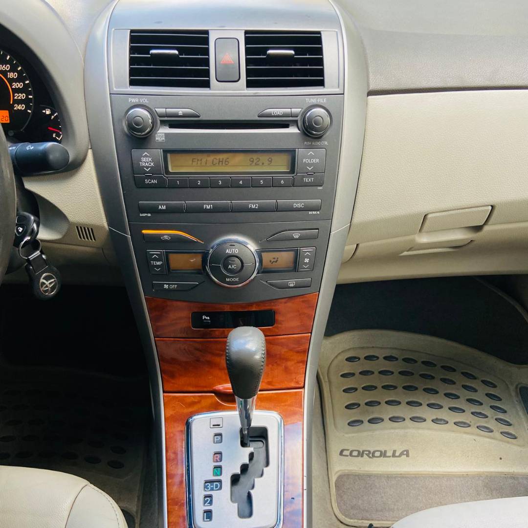 TOYOTA COROLLA