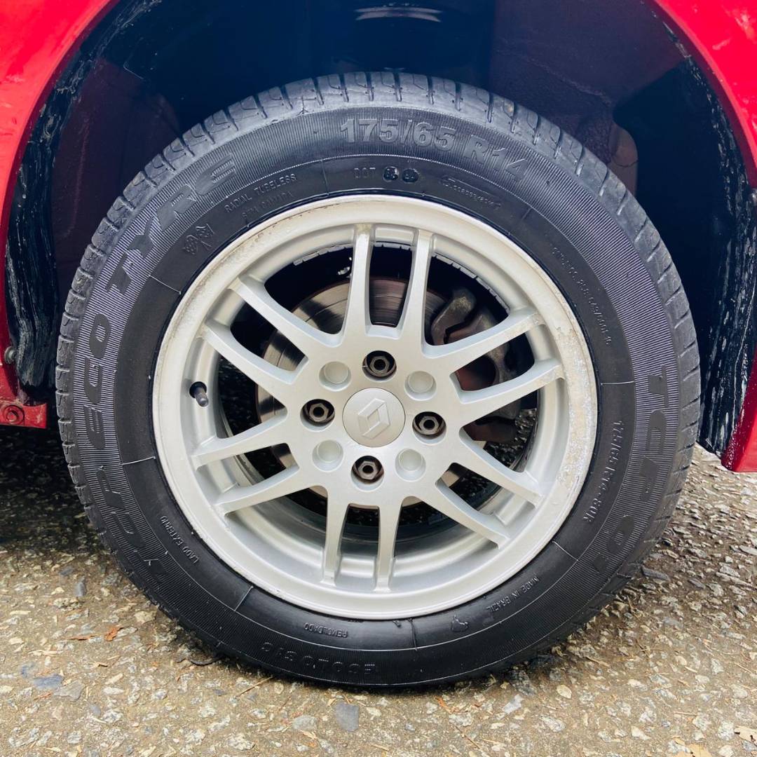 RENAULT CLIO