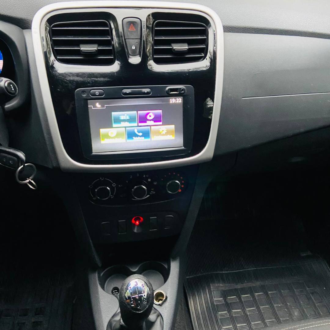 RENAULT SANDERO