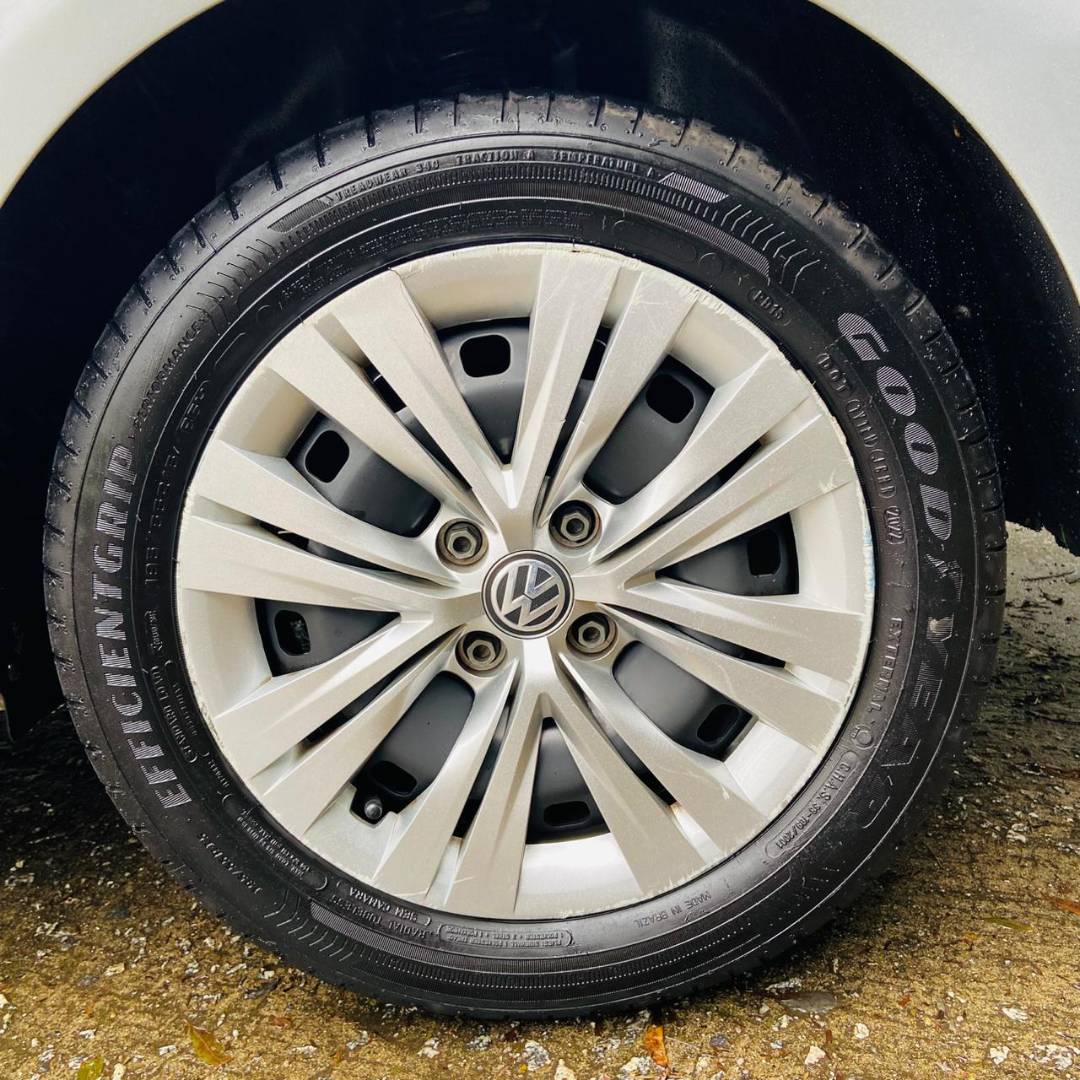 VOLKSWAGEN VOYAGE