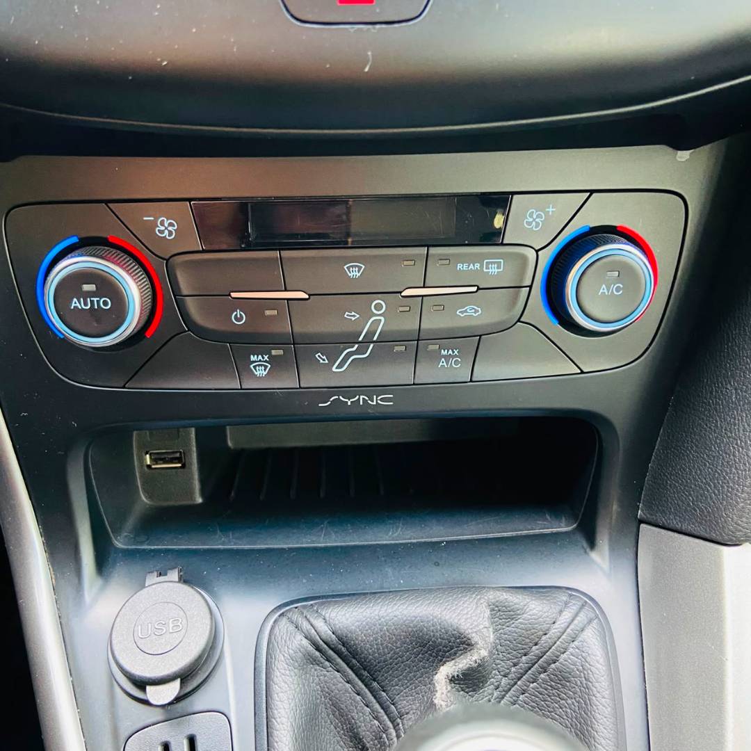 FORD FOCUS