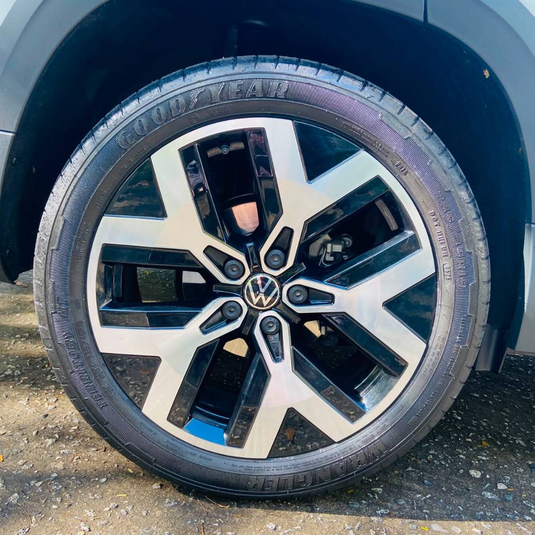 VOLKSWAGEN TAOS