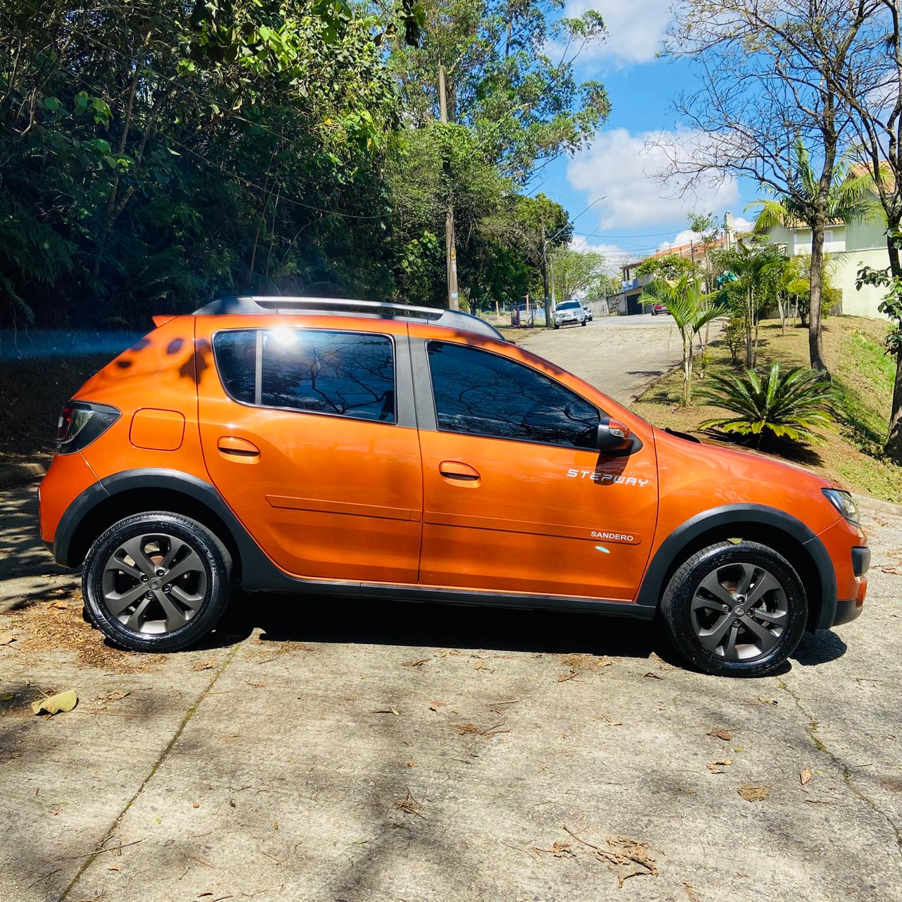 RENAULT SANDERO