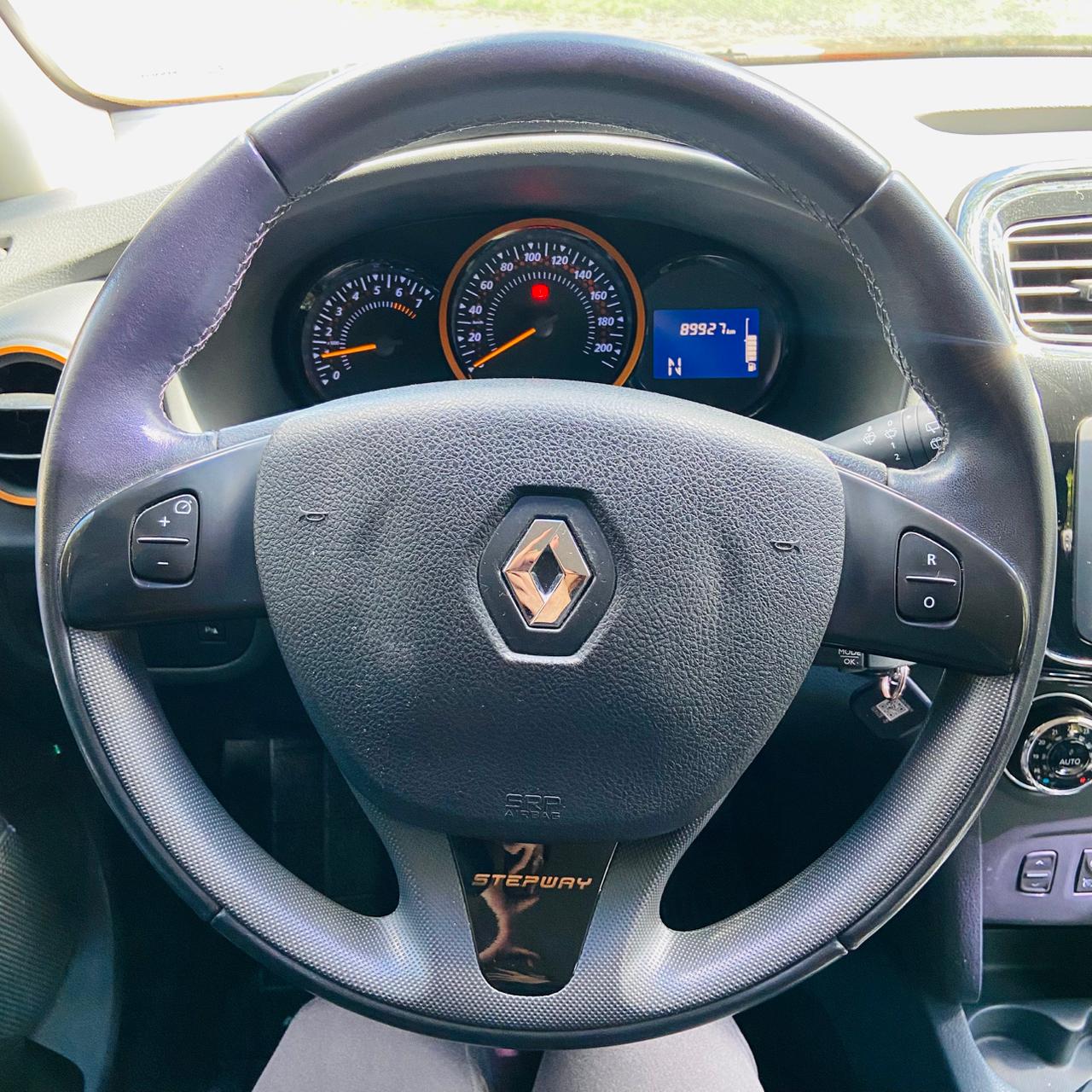 RENAULT SANDERO