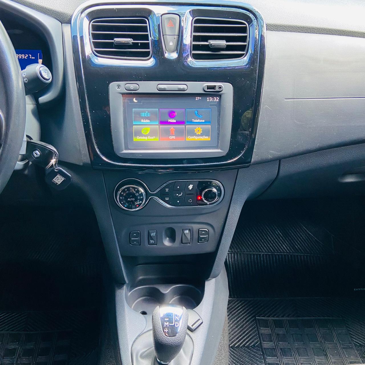 RENAULT SANDERO