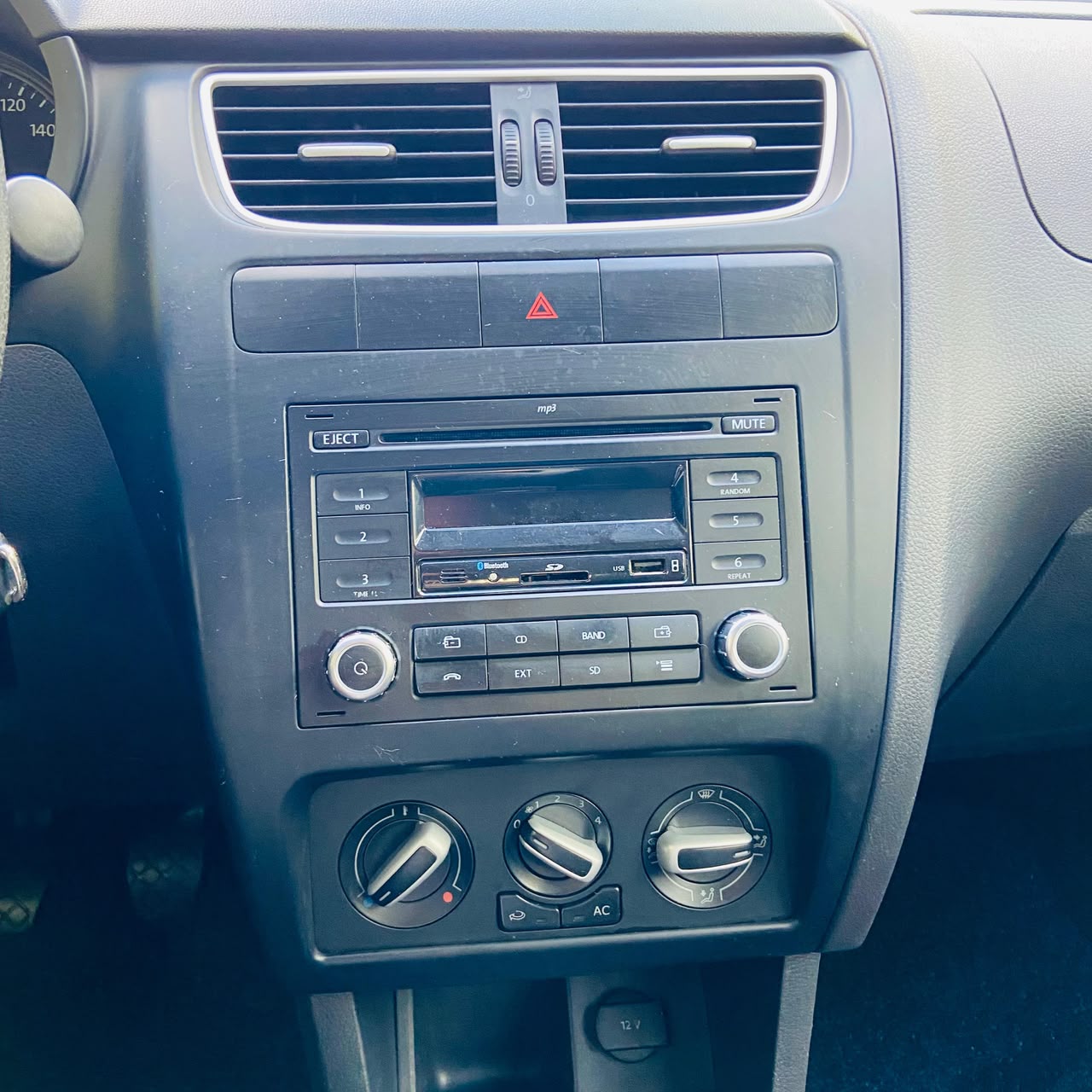 VOLKSWAGEN FOX