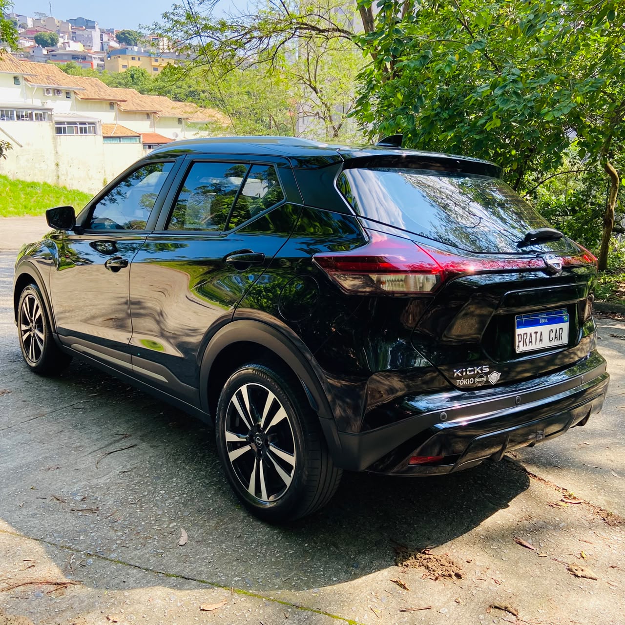 NISSAN KICKS