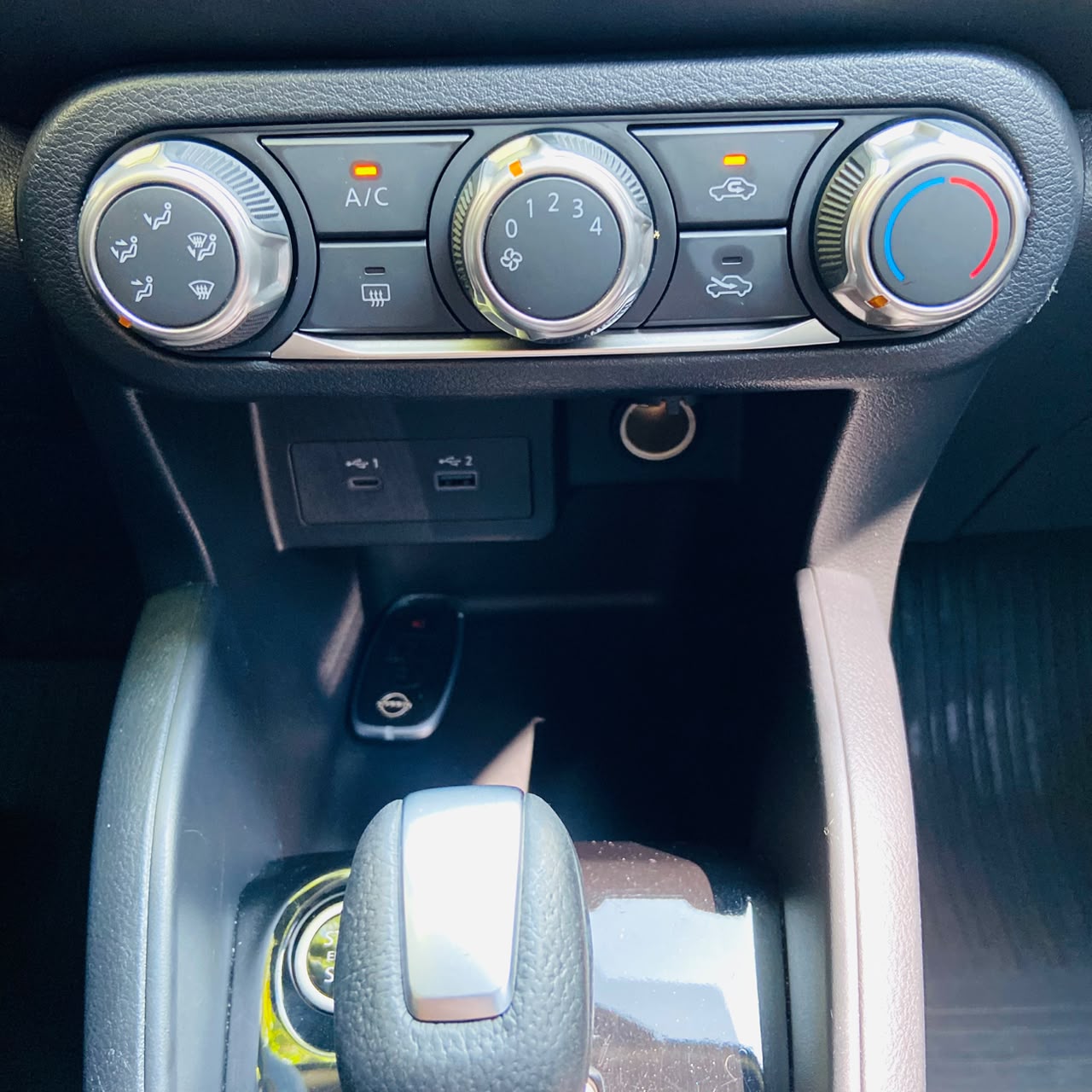 NISSAN KICKS