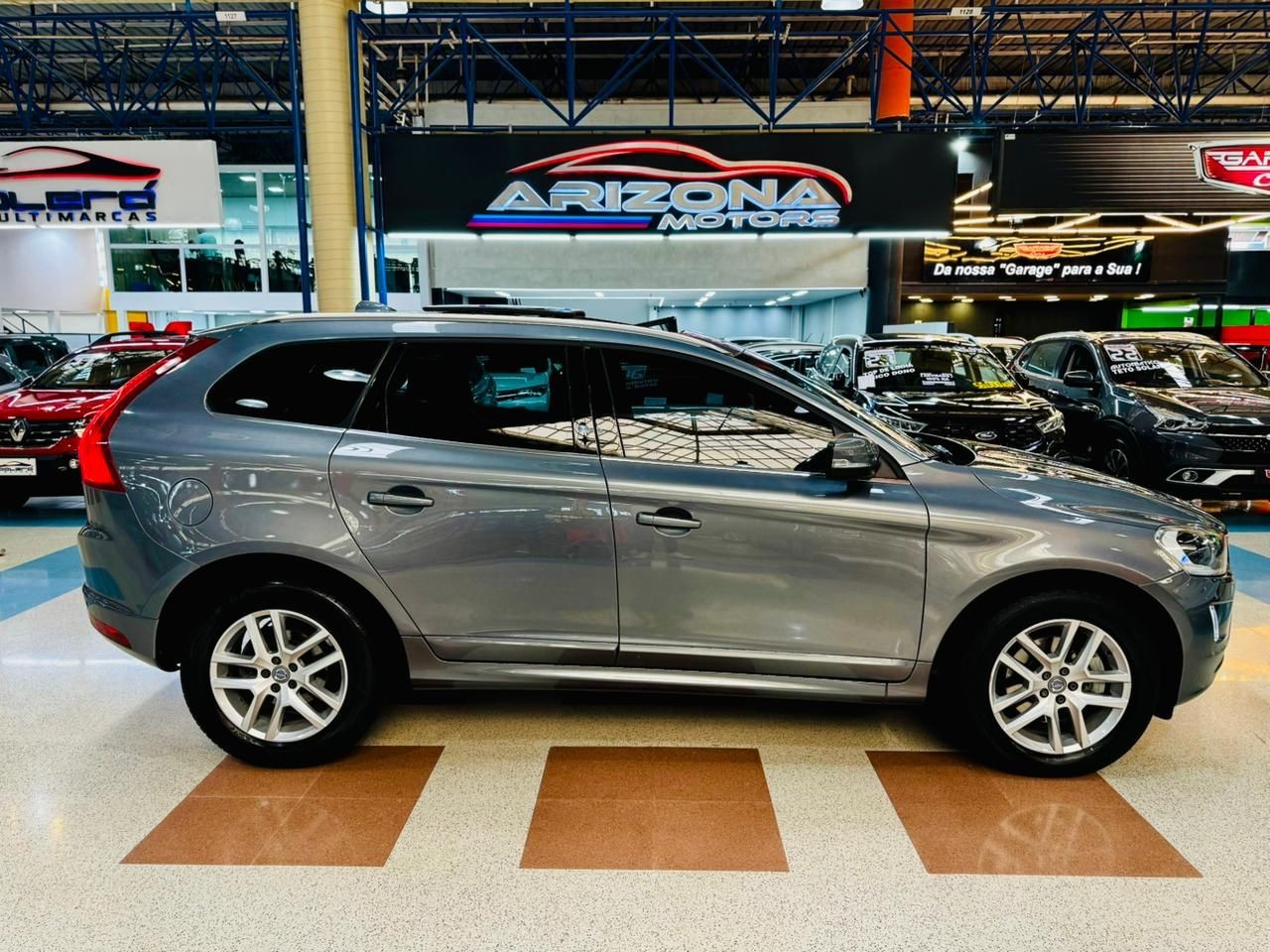 XC60 2.4 D5 MOMENTUM AWD