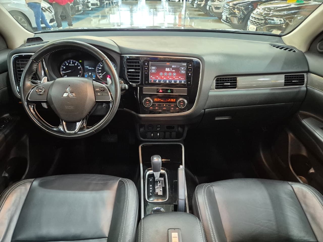 MITSUBISHI OUTLANDER