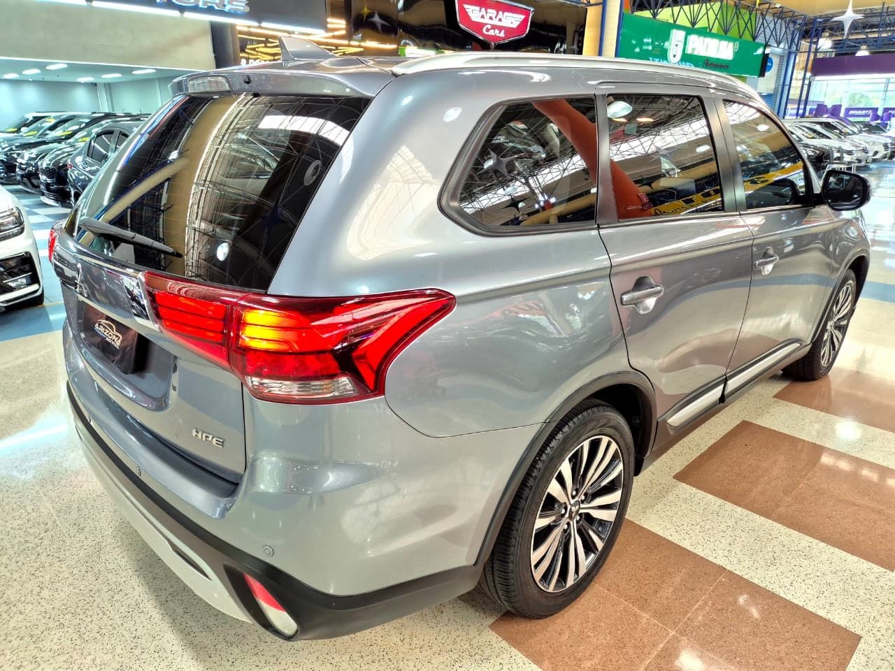MITSUBISHI OUTLANDER