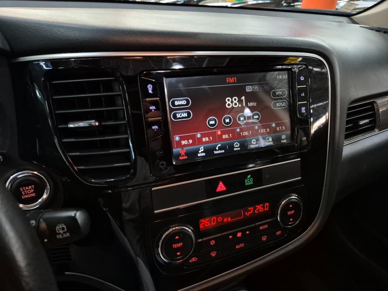 MITSUBISHI OUTLANDER