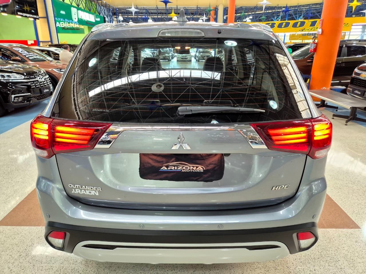 MITSUBISHI OUTLANDER