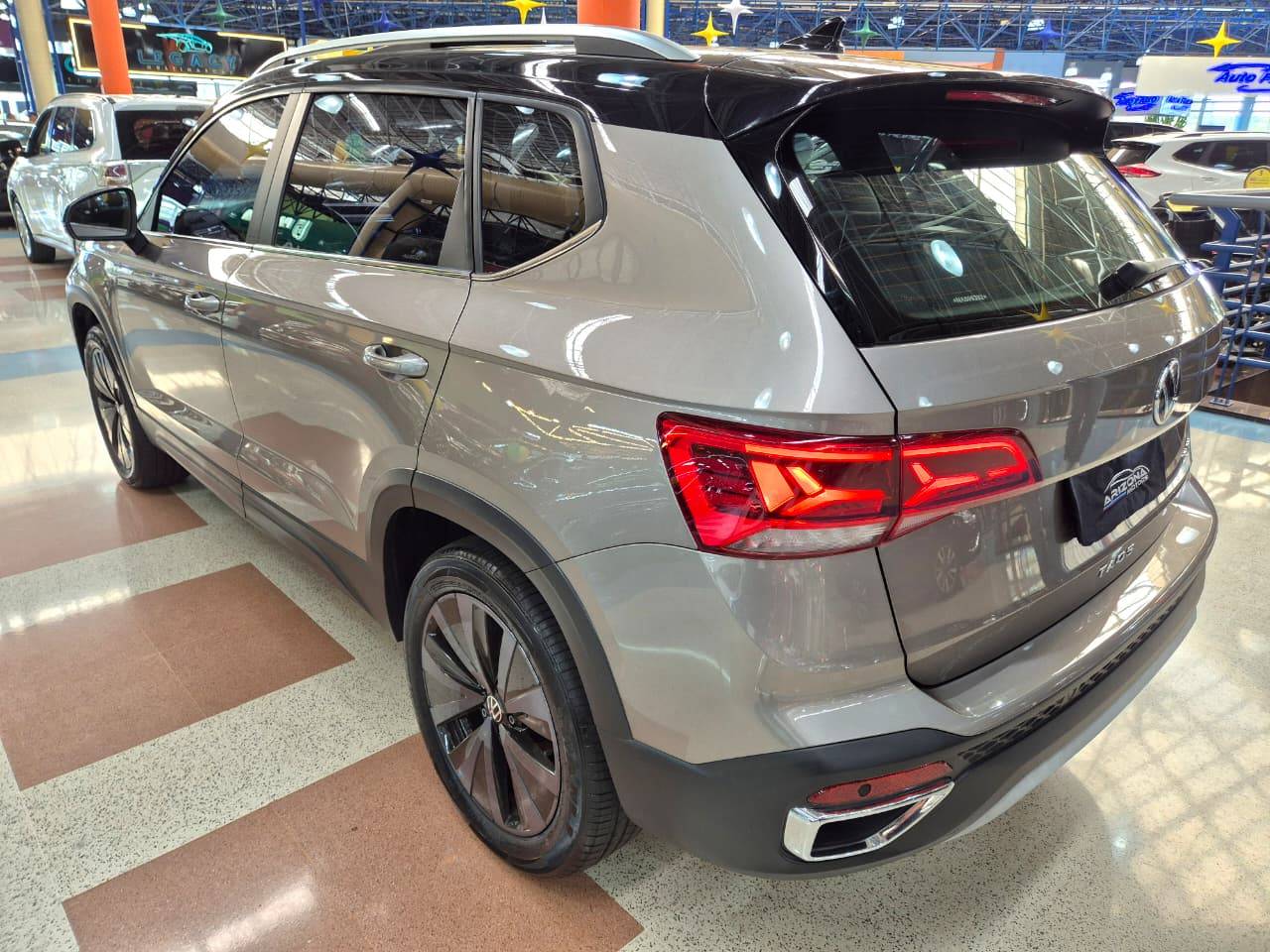 VOLKSWAGEN TAOS