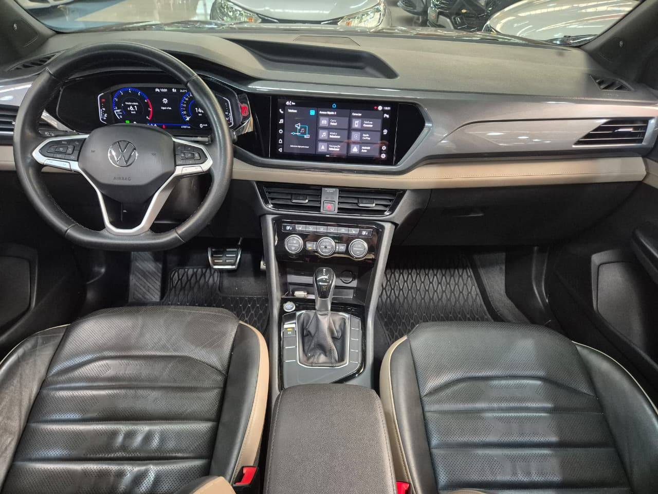 VOLKSWAGEN TAOS
