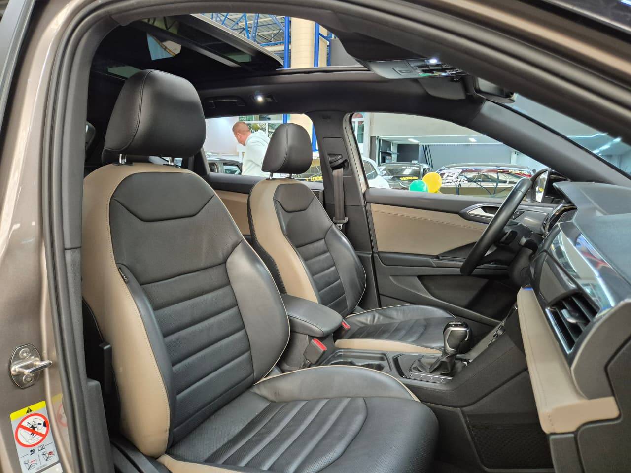 VOLKSWAGEN TAOS