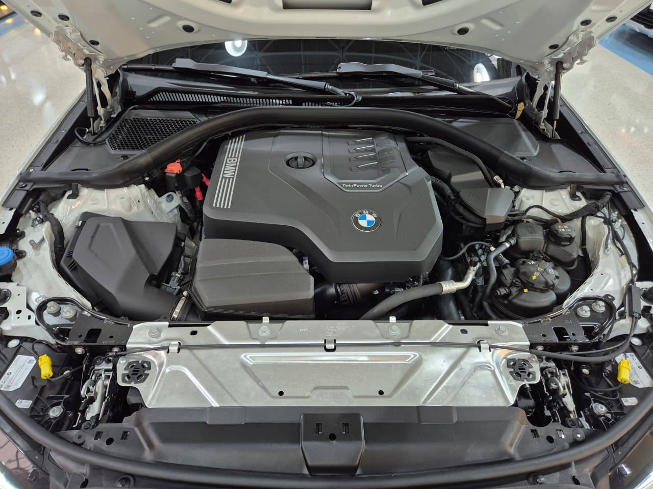 BMW 320i