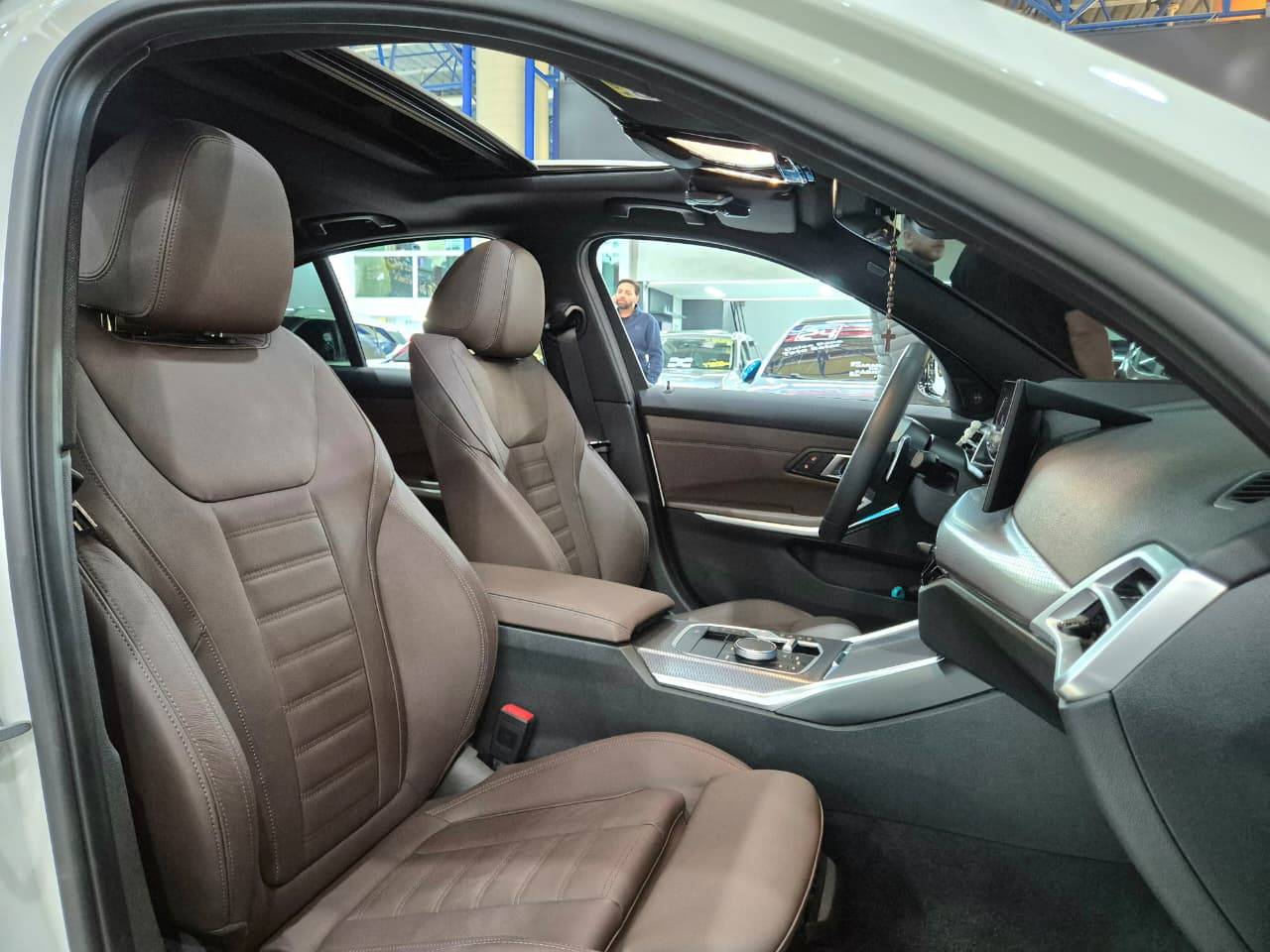 BMW 320i