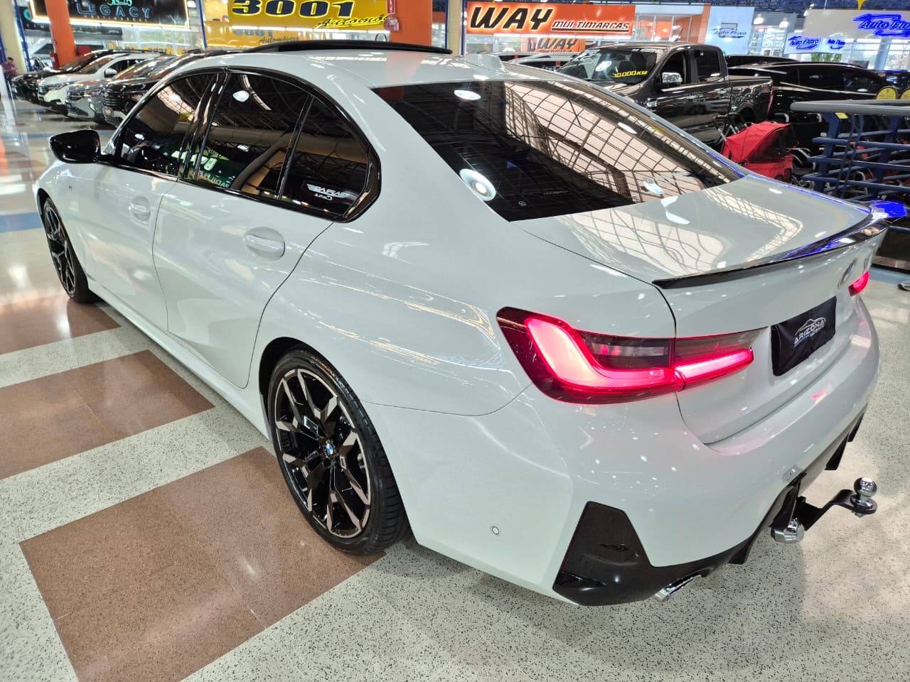 BMW 320i