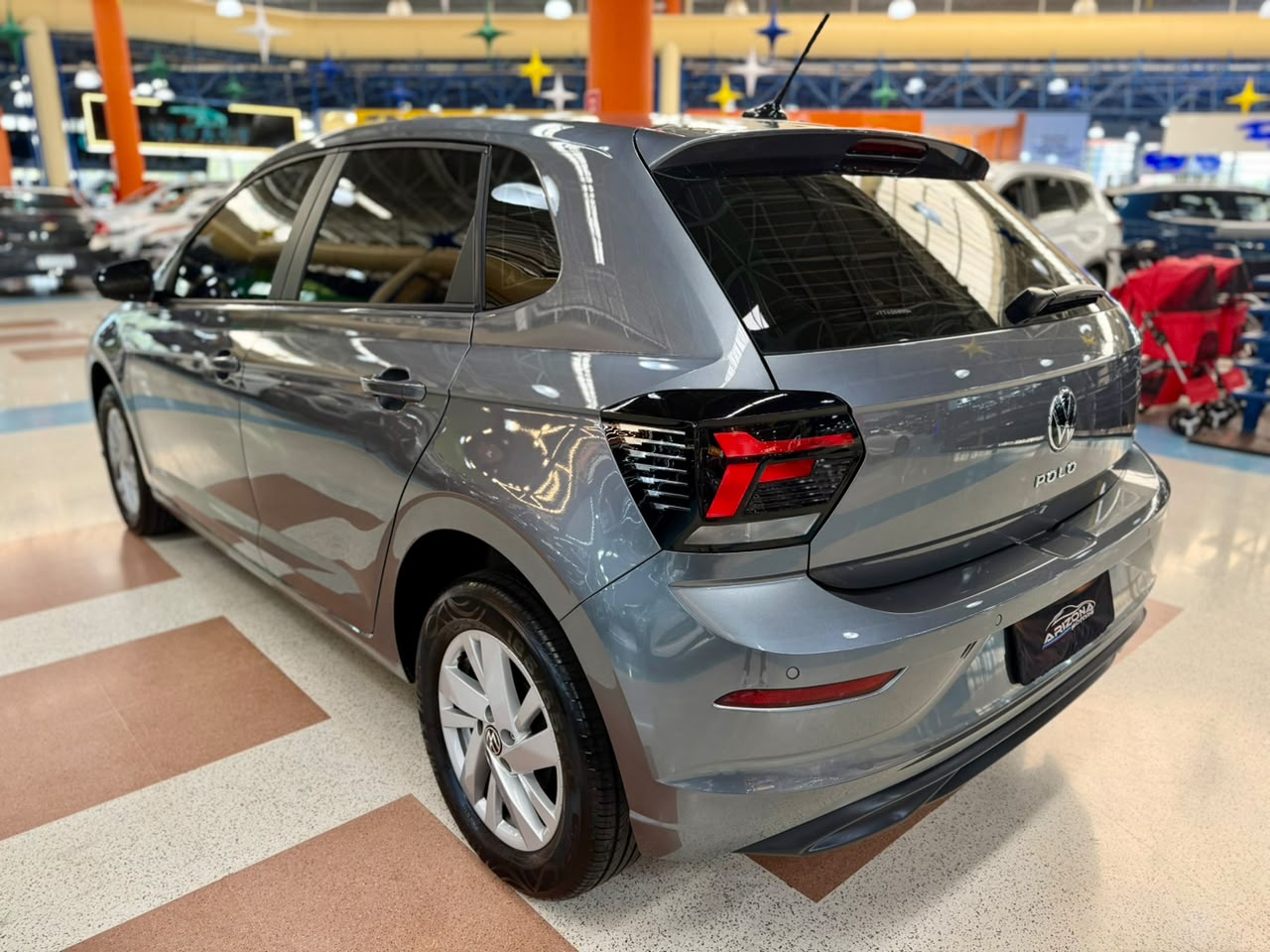 VOLKSWAGEN POLO