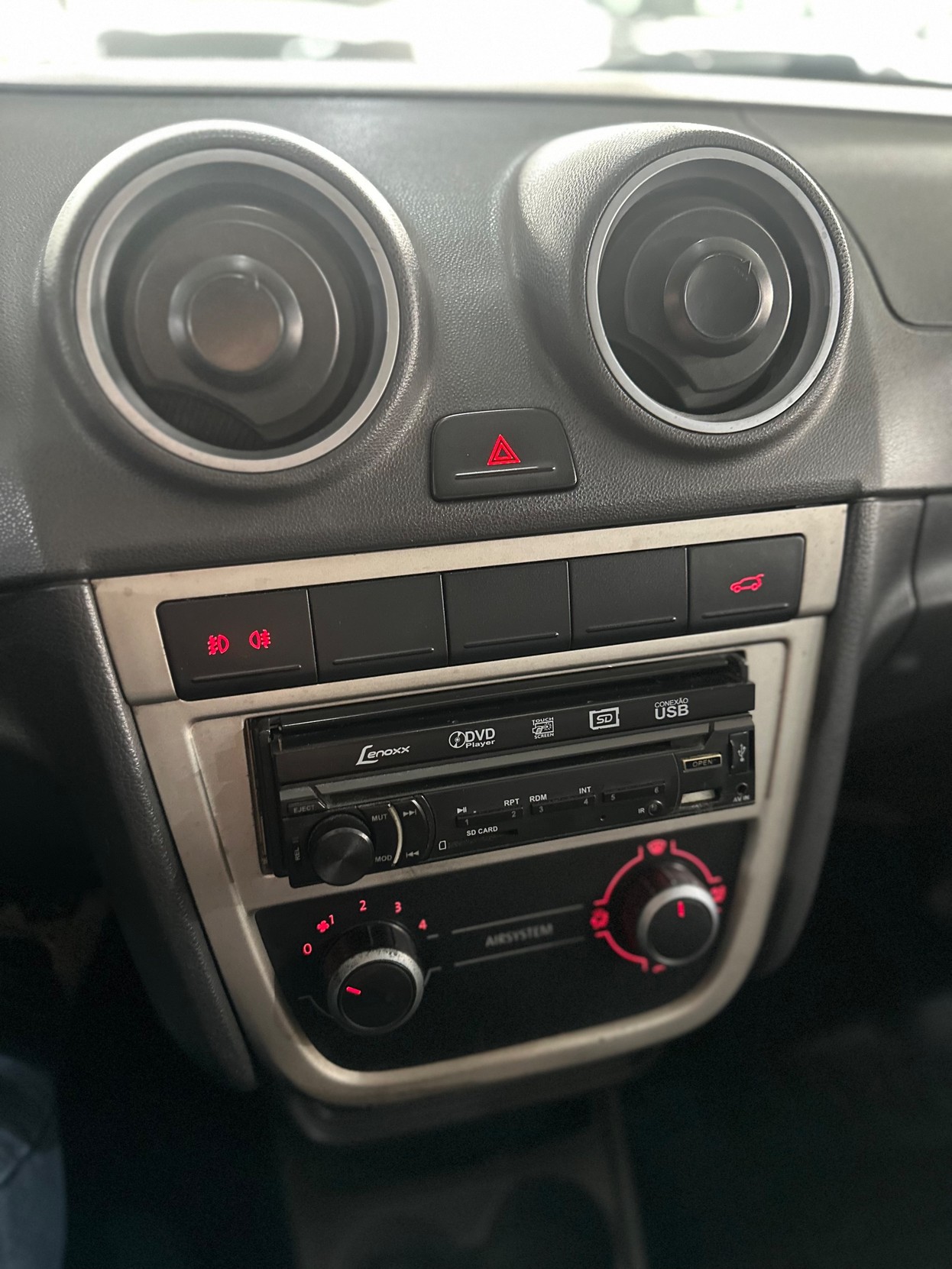 VOYAGE 1.0 MI 8V