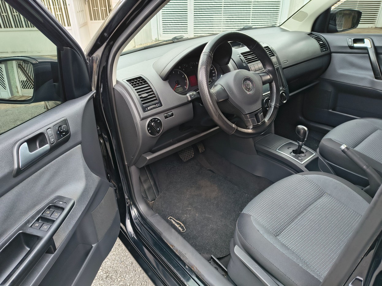 POLO SEDAN 1.6 MI COMFORTLINE 8V