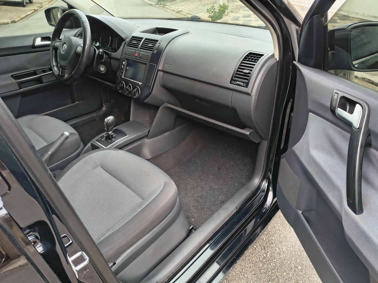 POLO SEDAN 1.6 MI COMFORTLINE 8V