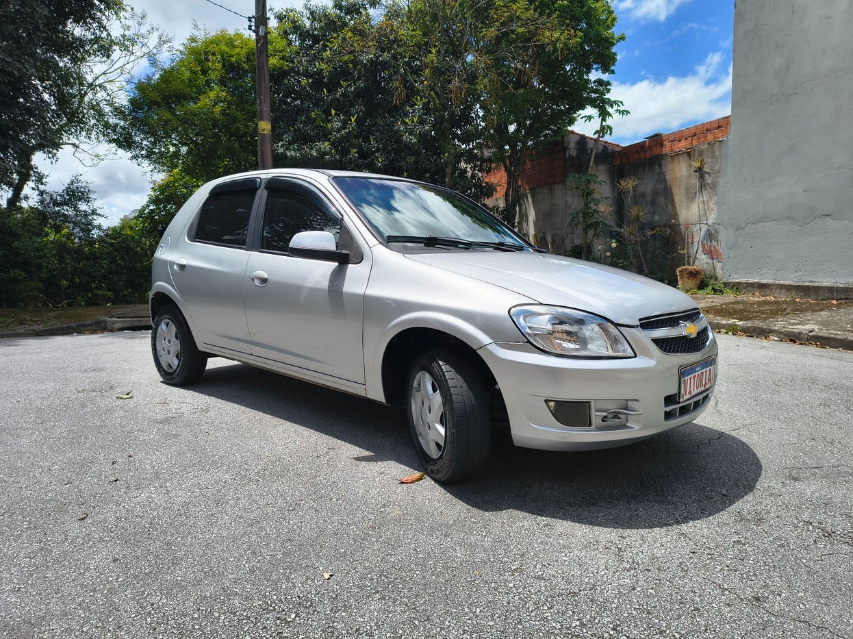 CELTA 1.0 MPFI LT 8V