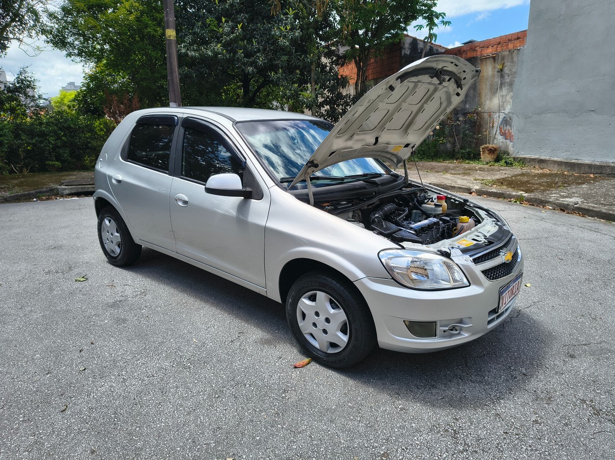 CELTA 1.0 MPFI LT 8V
