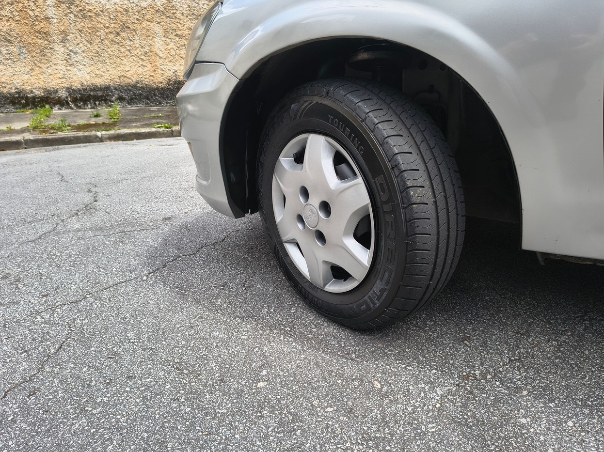 CELTA 1.0 MPFI LT 8V