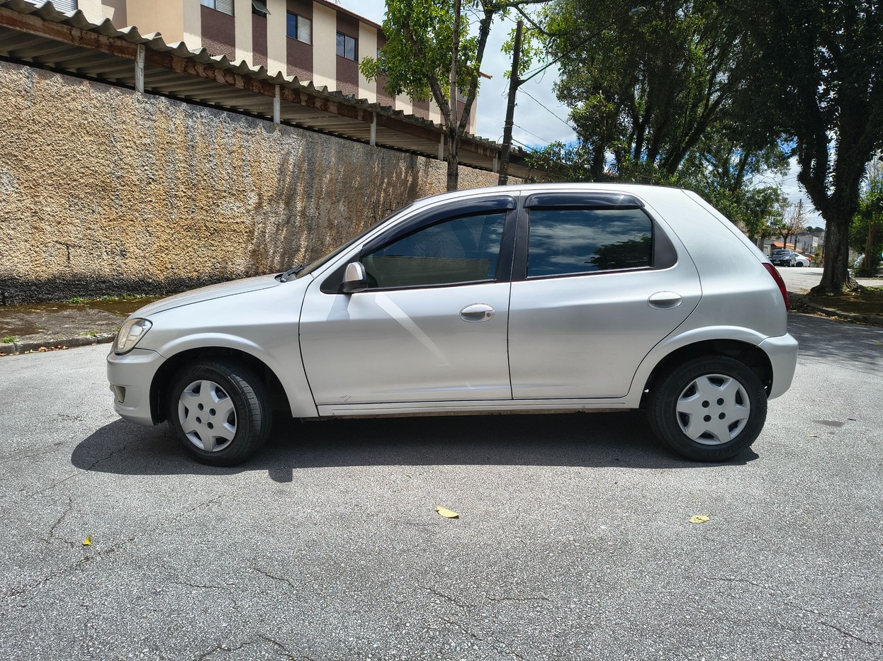 CELTA 1.0 MPFI LT 8V