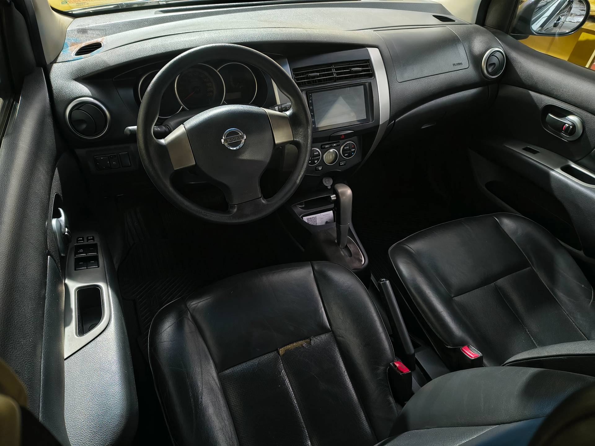 NISSAN LIVINA