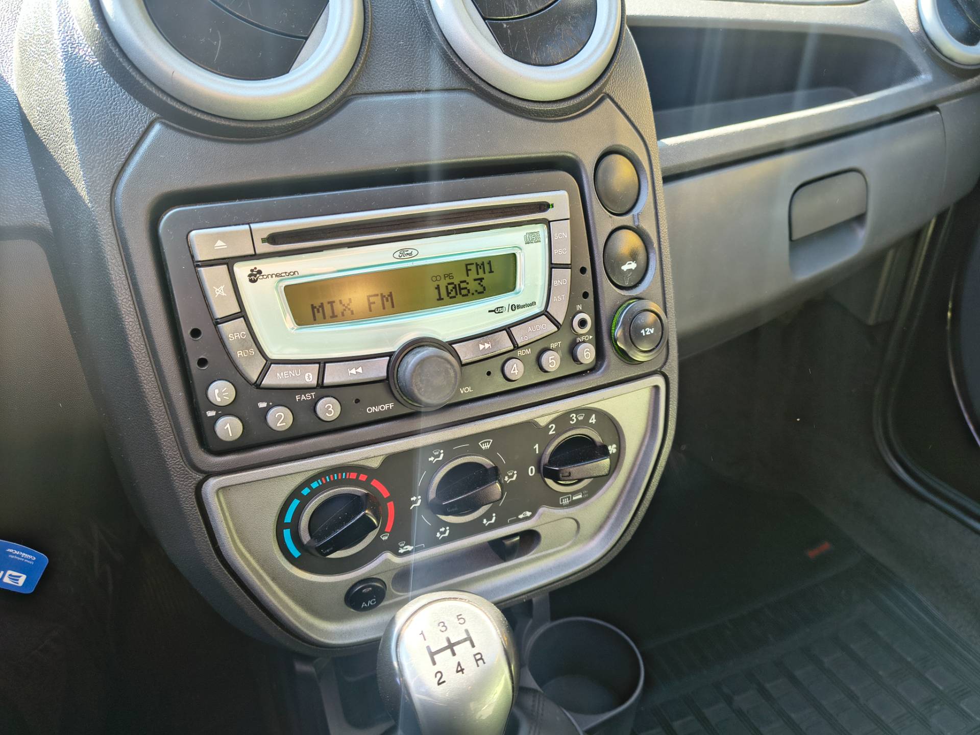 FORD KA