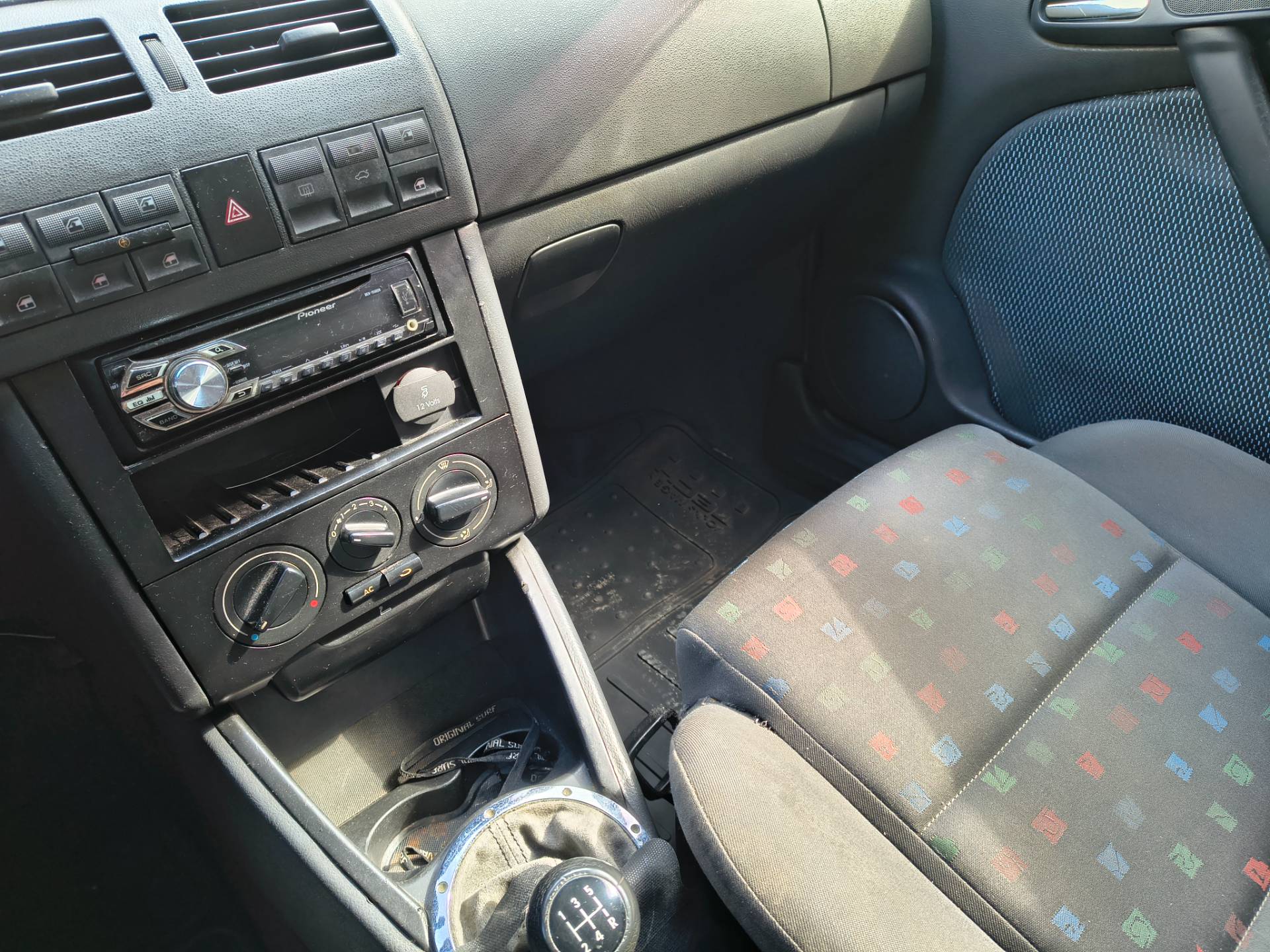 VOLKSWAGEN PARATI