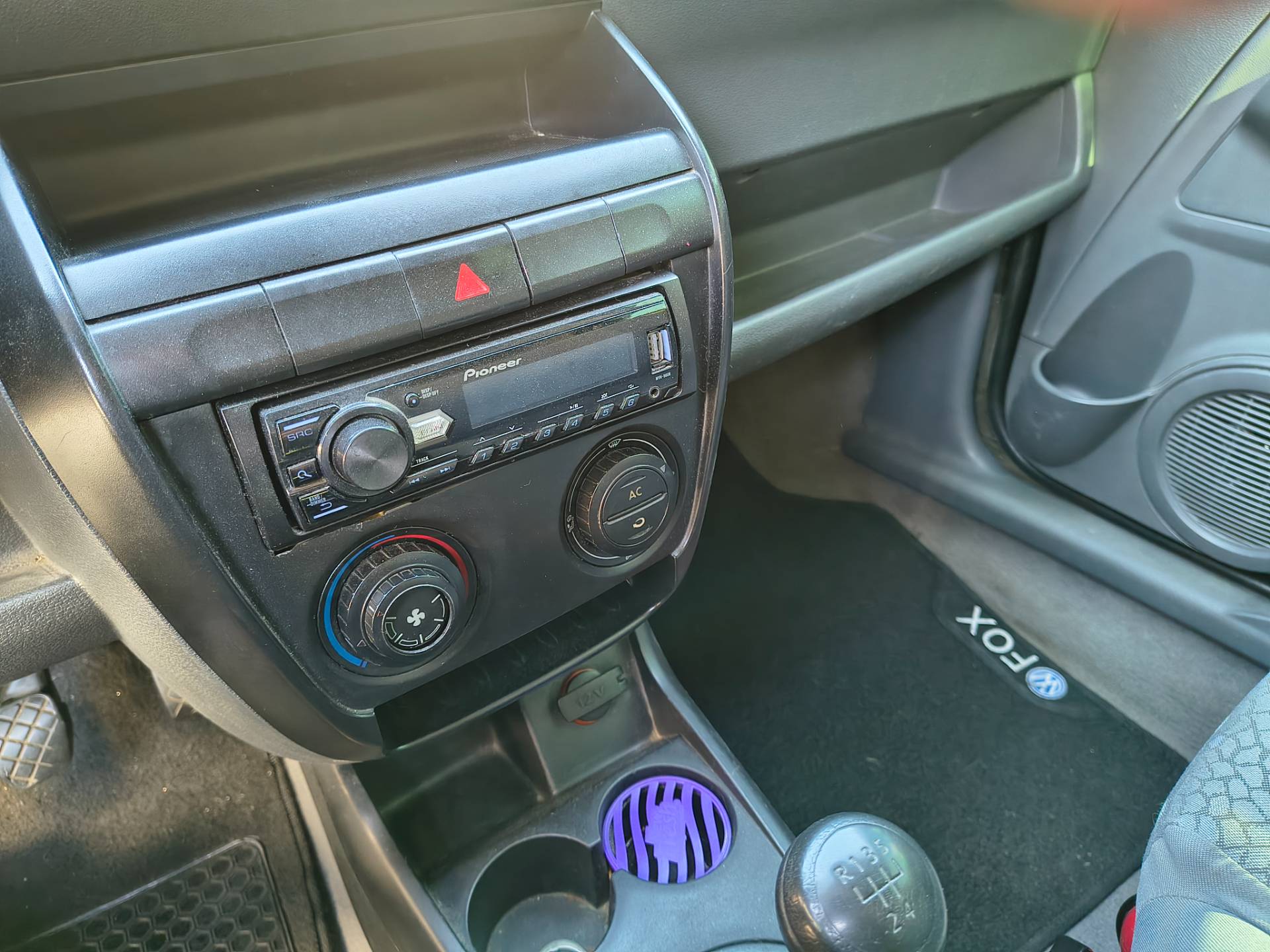 VOLKSWAGEN FOX