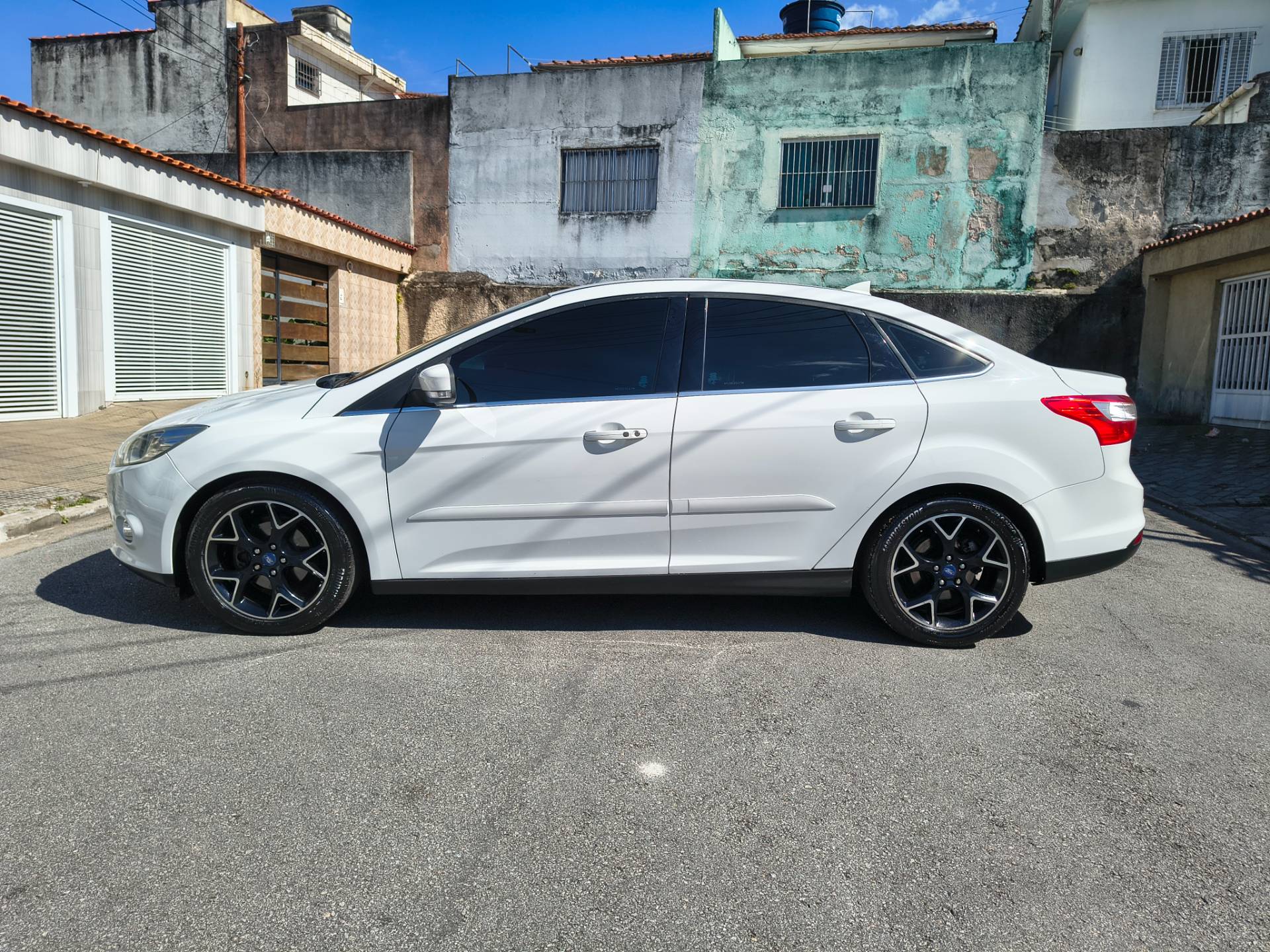 FORD FOCUS