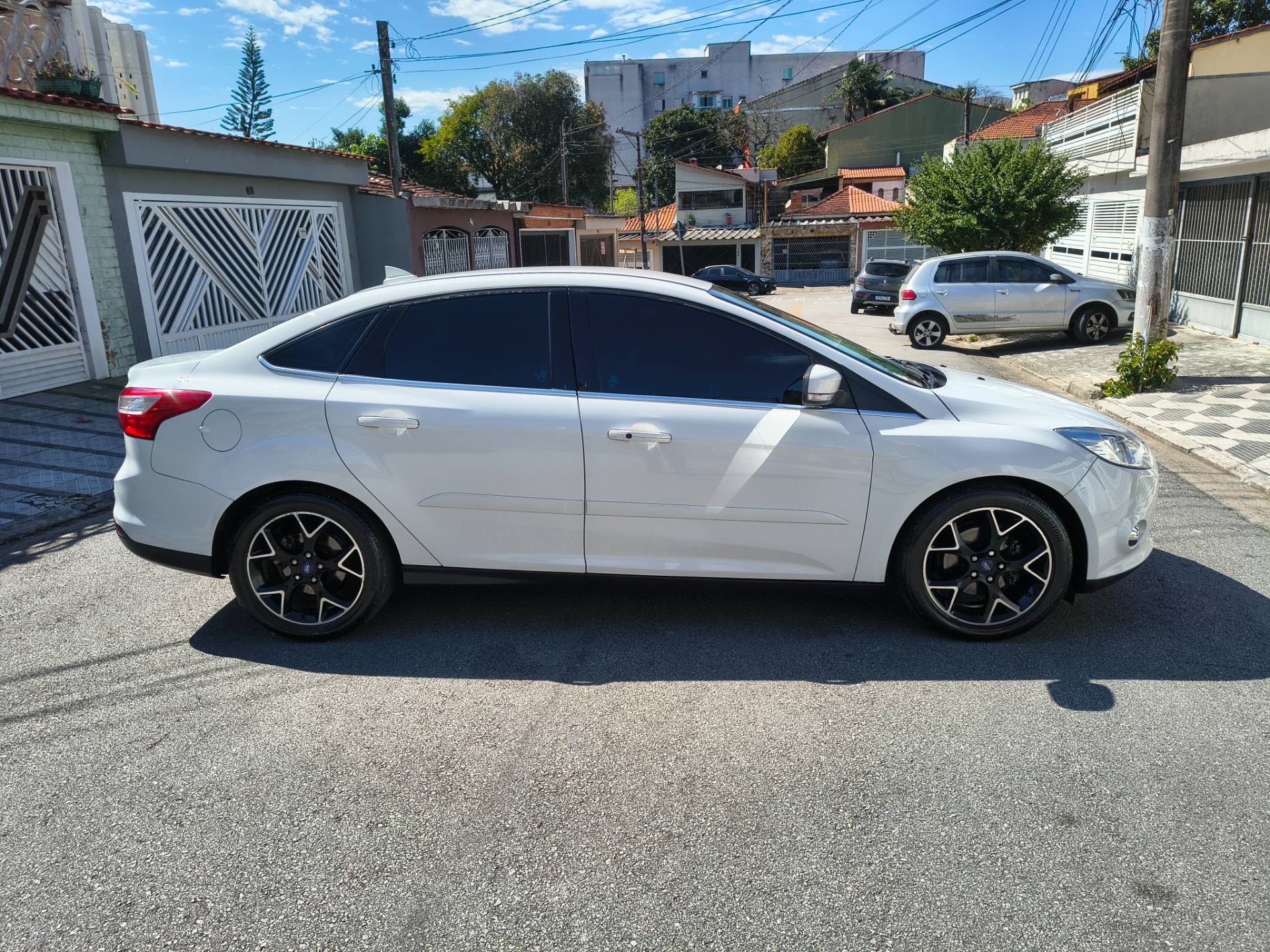 FORD FOCUS