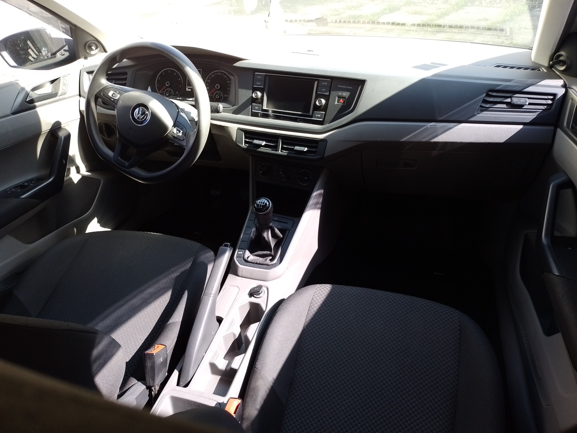 VOLKSWAGEN POLO