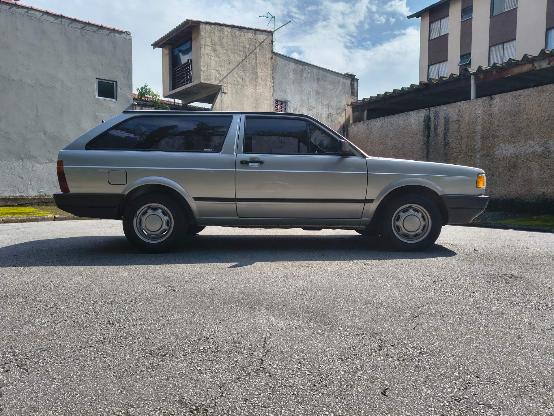 VOLKSWAGEN PARATI