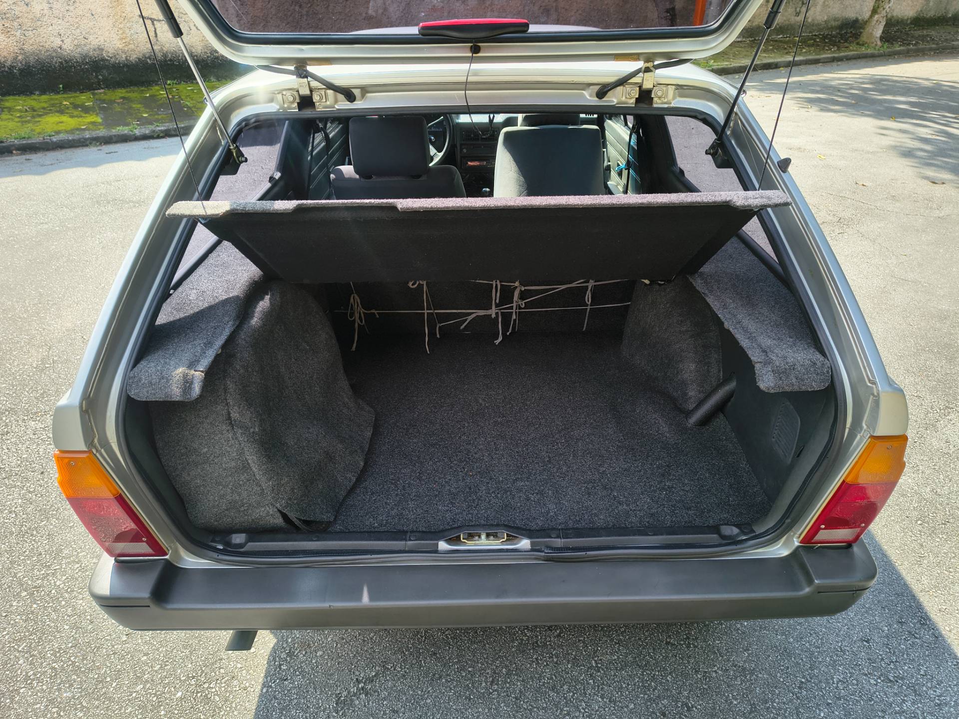VOLKSWAGEN PARATI