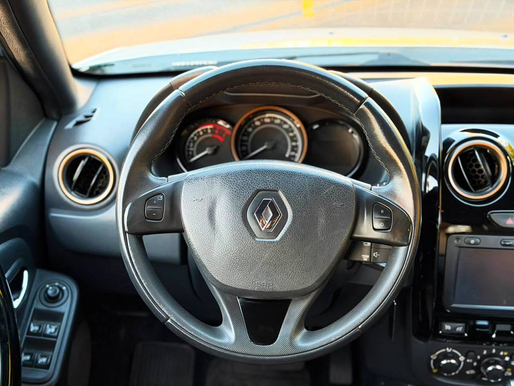 RENAULT DUSTER