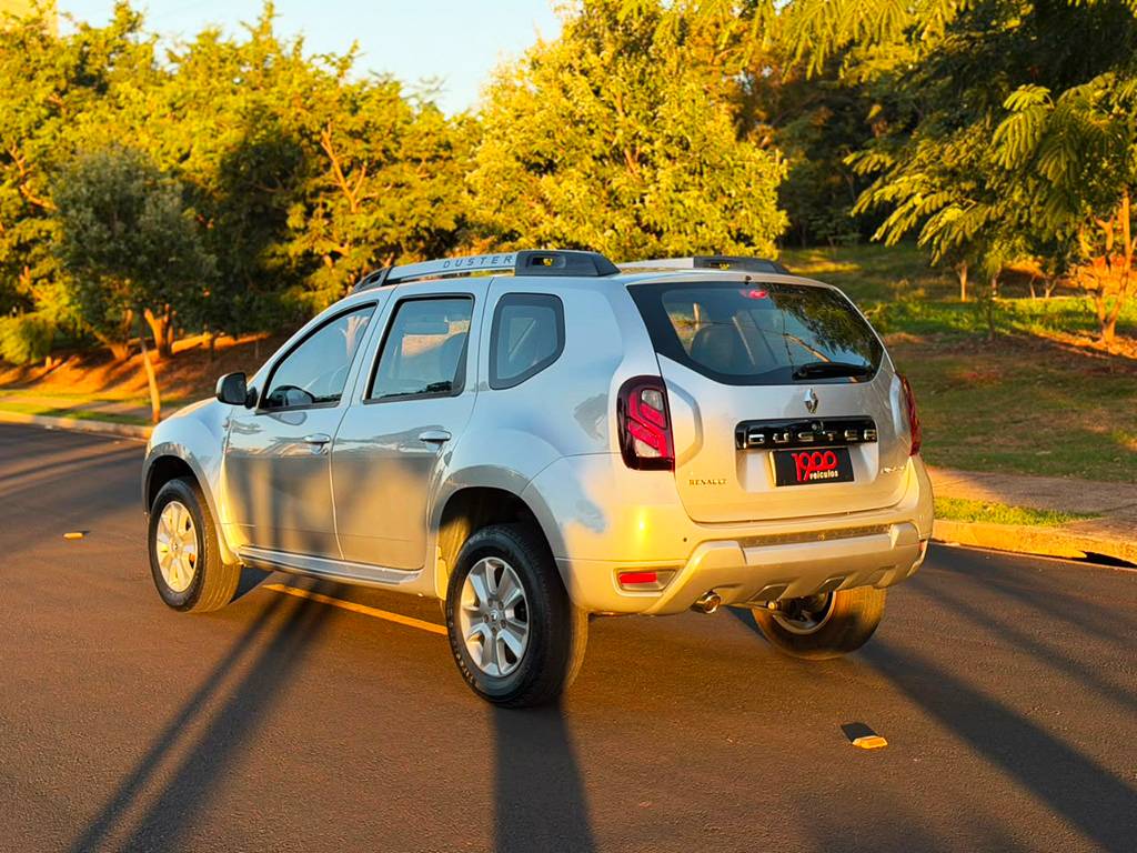 RENAULT DUSTER