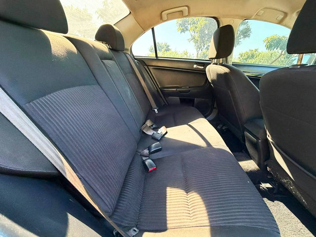 MITSUBISHI LANCER