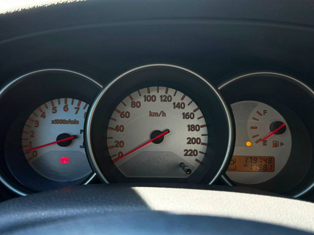 NISSAN GRAND LIVINA