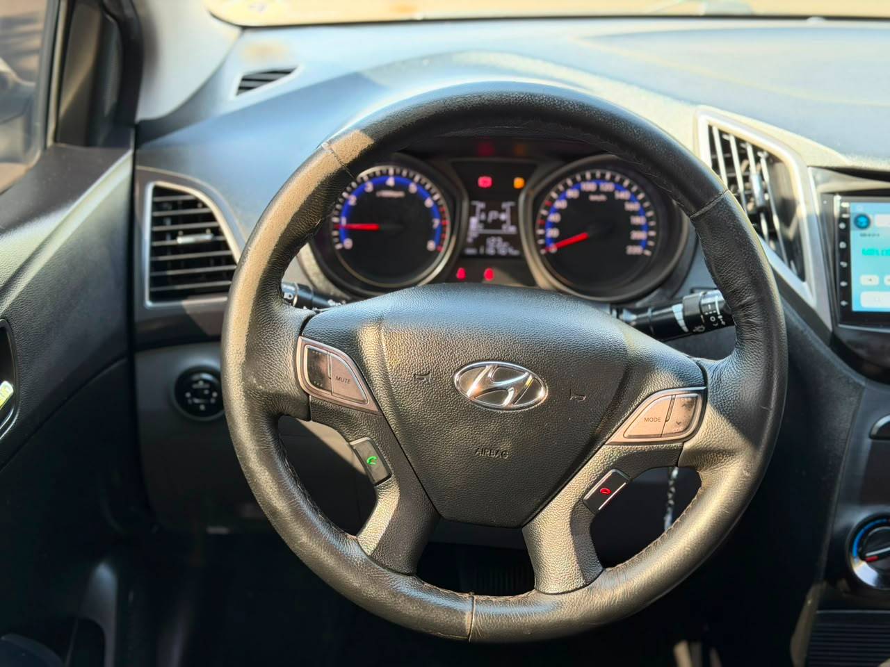 HYUNDAI HB20S