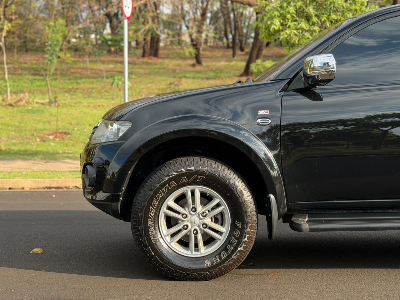 MITSUBISHI L200 TRITON